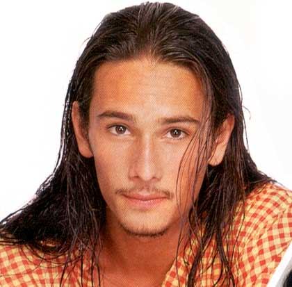 Родриго Санторо ^ Rodrigo Santoro : Ангелы Чарли: полное удушье : Влюбленные женщины : Нежный яд : Неукротимая Хильда
