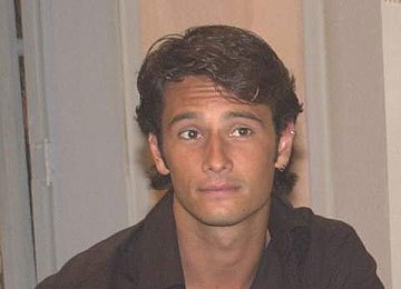 Родриго Санторо ^ Rodrigo Santoro : Ангелы Чарли: полное удушье : Влюбленные женщины : Нежный яд : Неукротимая Хильда