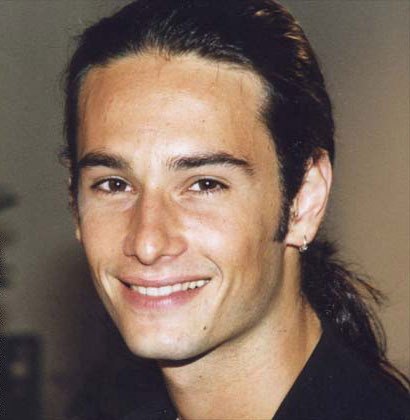 Родриго Санторо ^ Rodrigo Santoro : Ангелы Чарли: полное удушье : Влюбленные женщины : Нежный яд : Неукротимая Хильда