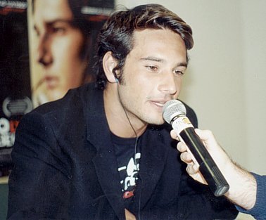 Родриго Санторо ^ Rodrigo Santoro : Ангелы Чарли: полное удушье : Влюбленные женщины : Нежный яд : Неукротимая Хильда