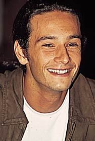 Родриго Санторо ^ Rodrigo Santoro : Ангелы Чарли: полное удушье : Влюбленные женщины : Нежный яд : Неукротимая Хильда