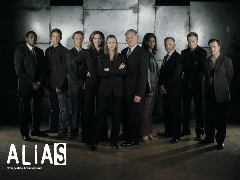 Шпиока ^ Alias : Дженнифер Гарнер : Виктор Гарбер : Рон Рифкин : Майкл Вартан : Дэвид Андерс : Брэдли Купер : Кард Ламбли : Меррин Данжи