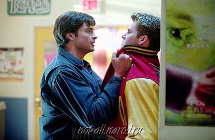 Тайны Смолвиля ^ Smallville : Том Вэллинг : Кристин Кройк : Майкл Розенбаум : Эллисон Мэк : Сэм Джонс III : Аннет О'Тул : Джон Шнайдер : Джон Глоувер : Эммануэлль Вогиер