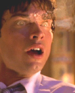Тайны Смолвиля ^ Smallville : Том Вэллинг : Кристин Кройк : Майкл Розенбаум : Эллисон Мэк : Сэм Джонс III : Аннет О'Тул : Джон Шнайдер