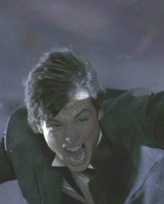 Тайны Смолвиля ^ Smallville : Том Вэллинг : Кристин Кройк : Майкл Розенбаум : Эллисон Мэк : Сэм Джонс III : Аннет О'Тул : Джон Шнайдер
