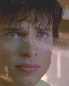 Тайны Смолвиля ^ Smallville : Том Вэллинг : Кристин Кройк : Майкл Розенбаум : Эллисон Мэк : Сэм Джонс III : Аннет О'Тул : Джон Шнайдер